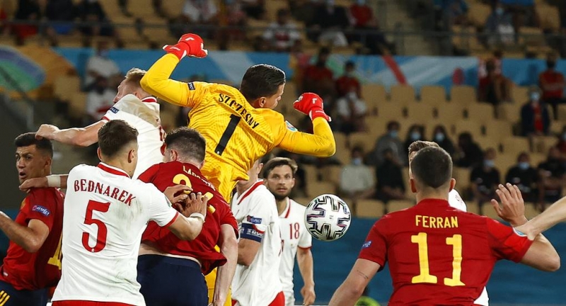 Сборная Испании сыграла вничью с командой Польши в матче чемпионата Европы по футболу