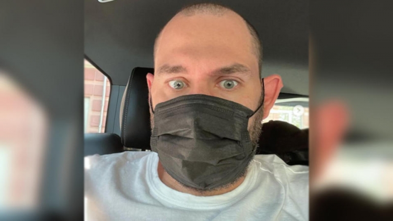 Слепаков поддержал вакцинацию и высмеял в стихах противников прививок