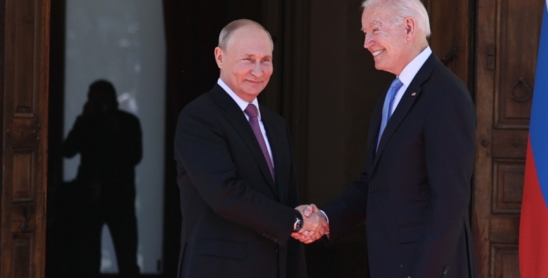 Слишком много заботы: чем встреча Путина и Байдена удивила США