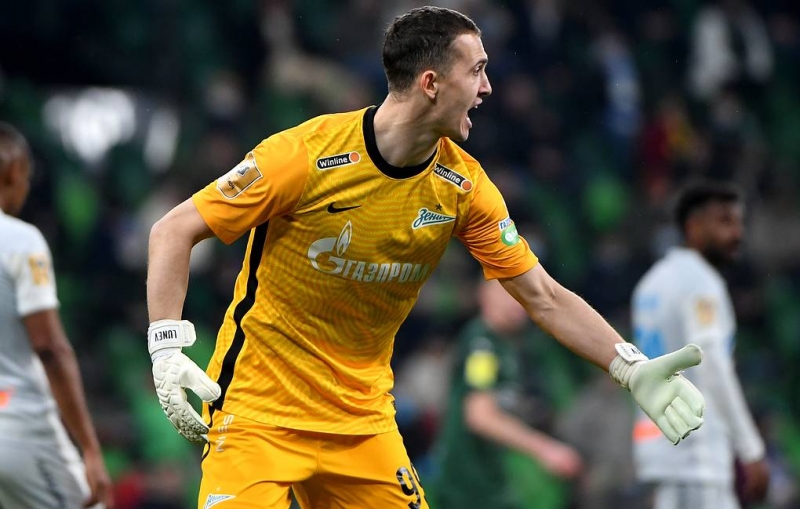 "Байер" объявил о переходе российского вратаря Лунева