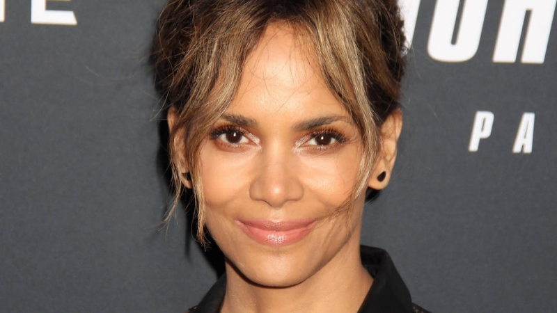 Актриса Холли Берри сломала ребра в первый день съемок фильма