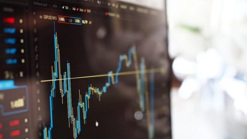 Инвестор Розенфельд рассказал, как выгодно вложить 10 тыс. рублей