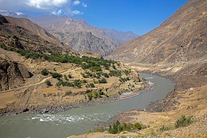 В думском комитете по обороне увидели в наступлении талибов риски для Таджикистана